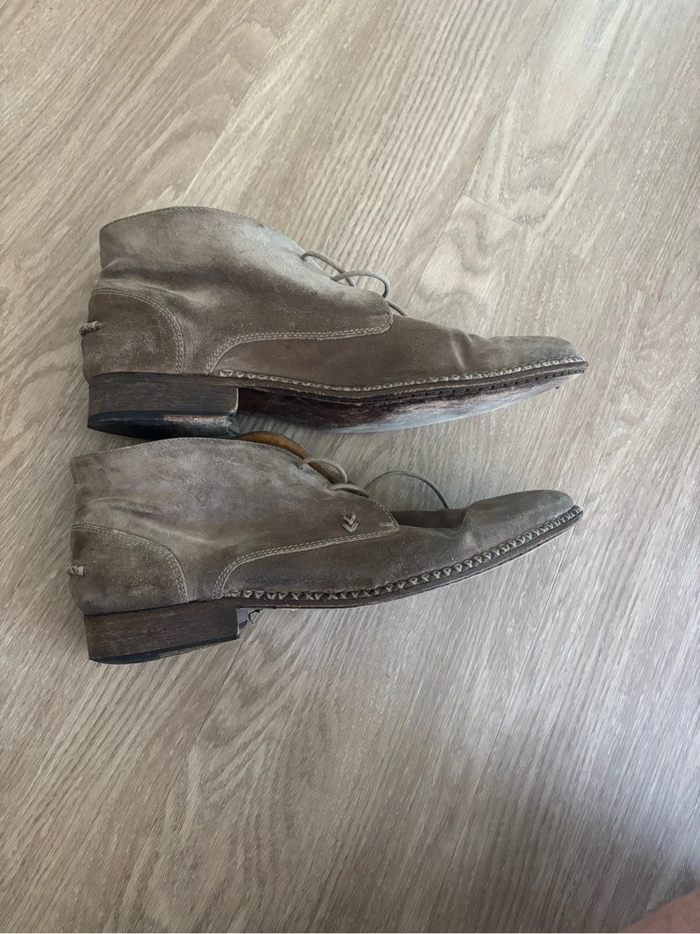 Johny Varvatos Men's Suede Lace-Up Desert Shoes in Taupe 11.5